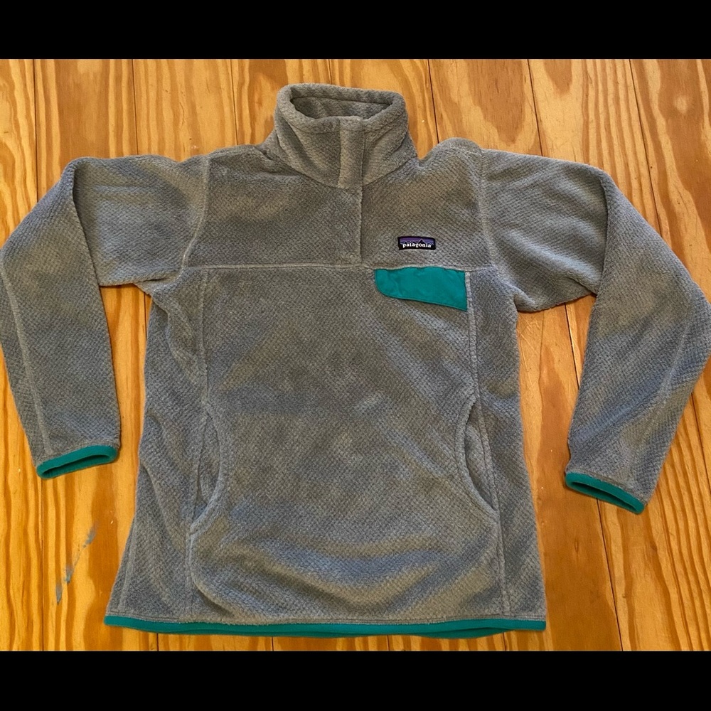 Patagonia fleece 1/4 snap gray pullover. Women's